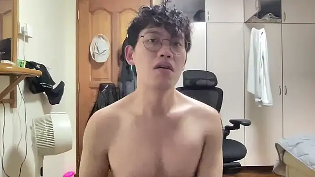 Snapshot of Passionatetwink2 chatting on October 15, 2025, 11:29 am Passionatetwink2 online show from October 15, 2025, 11:29 am