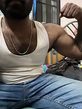 Snapshot of DJLOVE280825 chatting on November 21, 2025, 11:48 pm DJLOVE280825 online show from November 21, 2025, 11:48 pm