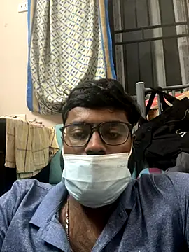 Snapshot of DJLOVE280825 chatting on December 3, 2025, 9:25 pm DJLOVE280825 online show from December 3, 2025, 9:25 pm