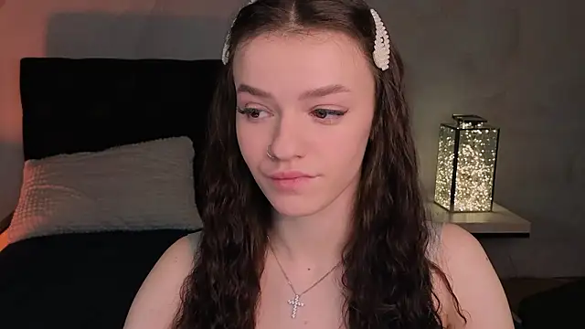 E l i z e  online show from February 12, 2026, 5:07 am