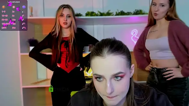 mila glow1 online show from November 12, 2025, 12:53 pm