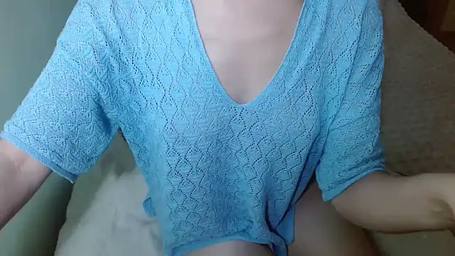 Snapshot of LorraineOSun chatting on February 4, 2026, 12:11 pm LorraineOSun online show from February 4, 2026, 12:11 pm