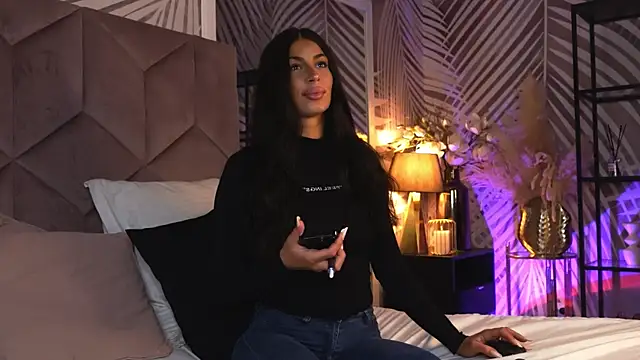 EvaRhea online show from April 15, 2026, 2:50 am