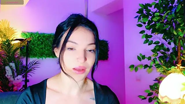 CutenessGirl online show from November 6, 2025, 7:01 am