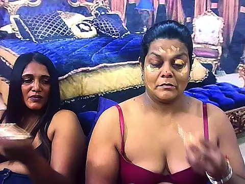 Snapshot of IndianSexyLady4u chatting on November 7, 2025, 6:29 am IndianSexyLady4u online show from November 7, 2025, 6:29 am