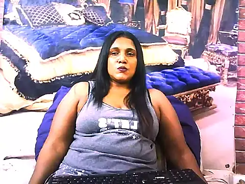 Snapshot of IndianSexyLady4u chatting on November 24, 2025, 7:03 pm IndianSexyLady4u online show from November 24, 2025, 7:03 pm