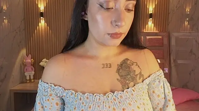 Snapshot of m_eris_s chatting on December 17, 2025, 1:16 pm m eris s online show from December 17, 2025, 1:16 pm