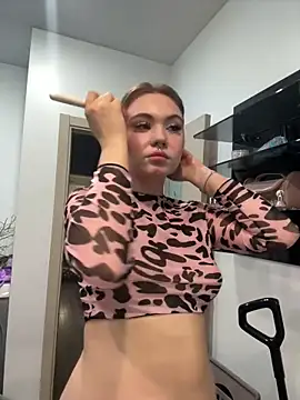 LunaMillie online show from November 11, 2025, 9:15 am