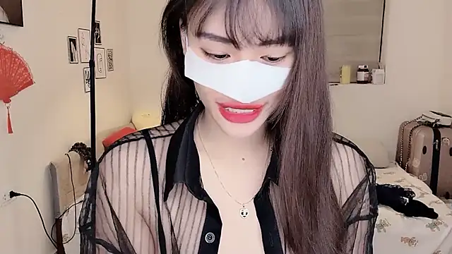 Snapshot of MaiLiiil chatting on October 14, 2025, 10:49 am MaiLiiil online show from October 14, 2025, 10:49 am