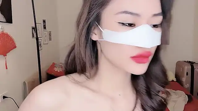 Snapshot of MaiLiiil chatting on November 2, 2025, 2:44 pm MaiLiiil online show from November 2, 2025, 2:44 pm