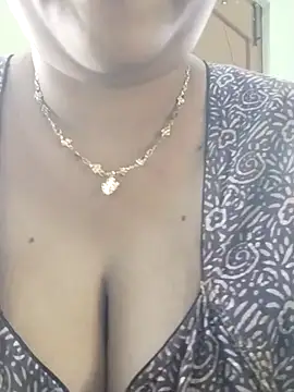 Geetha227 online show from September 28, 2025, 4:08 am