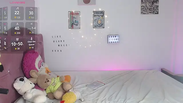 Snapshot of Laramucci chatting on November 10, 2025, 7:41 pm Laramucci online show from November 10, 2025, 7:41 pm