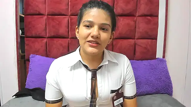 Snapshot of AANGELADIAZZ chatting on November 4, 2025, 4:27 am AANGELADIAZZ online show from November 4, 2025, 4:27 am