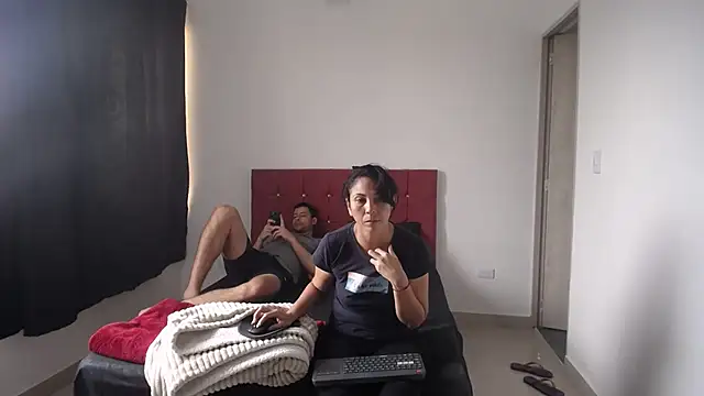 yohacriss online show from November 28, 2025, 8:53 pm