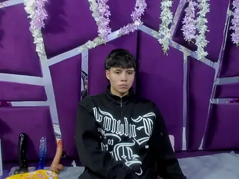 Snapshot of Bruno_Cruzz chatting on February 4, 2026, 3:23 am Bruno Cruzz online show from February 4, 2026, 3:23 am