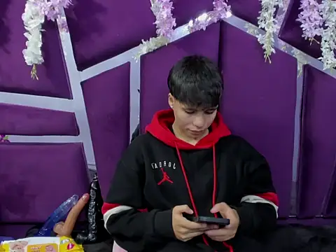 Snapshot of Bruno_Cruzz chatting on February 1, 2026, 2:10 am Bruno Cruzz online show from February 1, 2026, 2:10 am