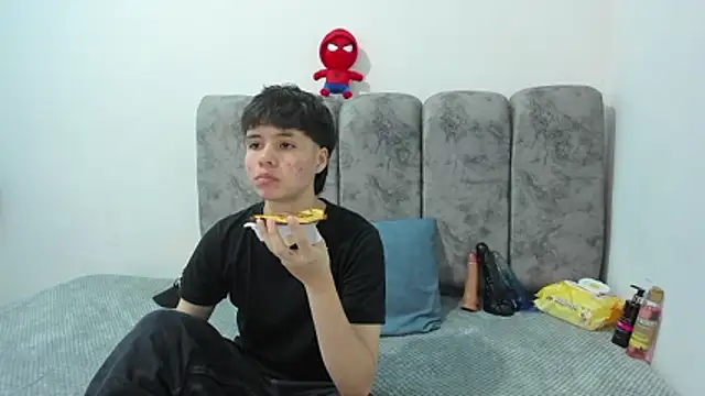 Snapshot of Bruno_Cruzz chatting on March 26, 2026, 2:32 am Bruno Cruzz online show from March 26, 2026, 2:32 am