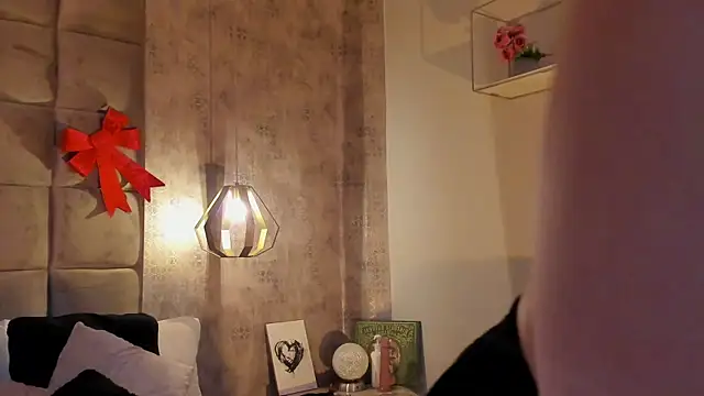 Snapshot of Sky_Junne chatting on December 3, 2025, 5:45 pm Sky Junne online show from December 3, 2025, 5:45 pm