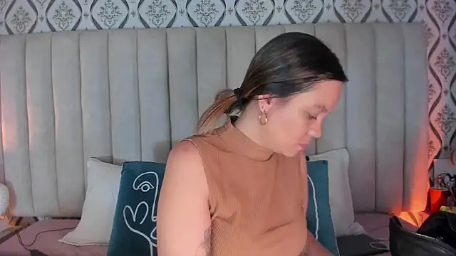 Sky Junne online show from March 31, 2026, 5:59 pm