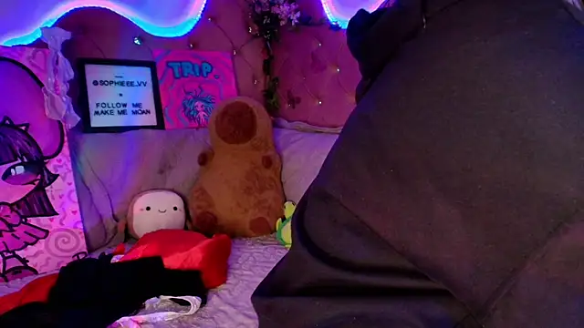 sophiievv online show from November 21, 2025, 7:13 pm