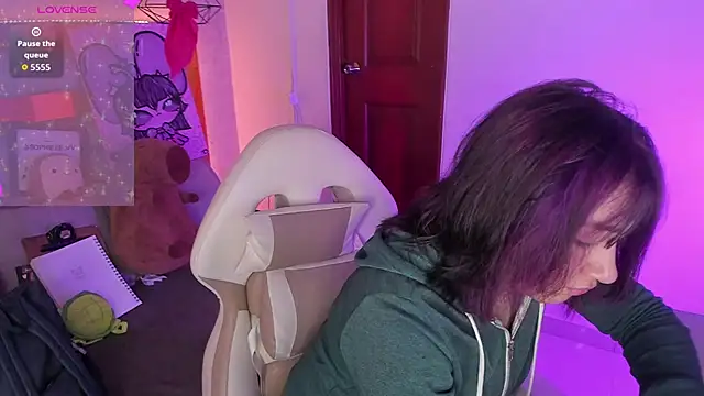 Snapshot of sophiievv chatting on December 14, 2025, 6:24 pm sophiievv online show from December 14, 2025, 6:24 pm