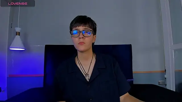 Snapshot of Tsuki_Maru chatting on November 17, 2025, 8:35 pm Tsuki Maru online show from November 17, 2025, 8:35 pm