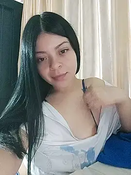 Snapshot of LunaJacobs chatting on October 6, 2025, 12:34 am LunaJacobs online show from October 6, 2025, 12:34 am