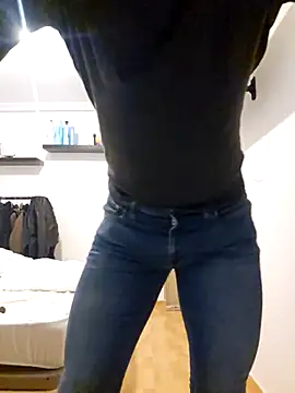 Latinfogoso84 online show from November 18, 2025, 7:06 pm