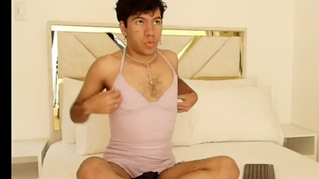 Snapshot of E_R_O_S_ chatting on November 25, 2025, 1:00 pm E R O S online show from November 25, 2025, 1:00 pm