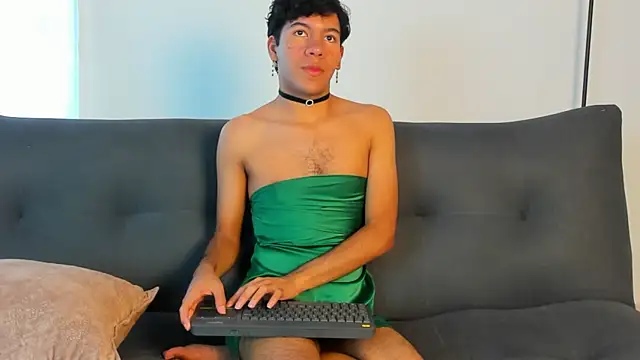 Snapshot of E_R_O_S_ chatting on December 2, 2025, 12:51 pm E R O S online show from December 2, 2025, 12:51 pm