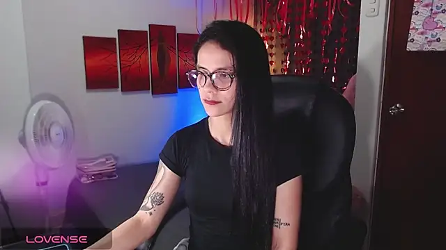 Snapshot of Ashley_olivares chatting on October 19, 2025, 10:45 pm Ashley olivares online show from October 19, 2025, 10:45 pm
