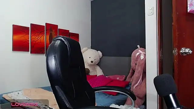 Snapshot of Ashley_olivares chatting on October 28, 2025, 8:08 pm Ashley olivares online show from October 28, 2025, 8:08 pm