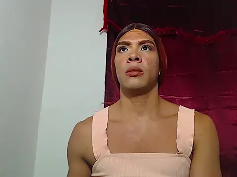 Snapshot of Coral_Santana_x chatting on December 17, 2025, 4:01 pm Coral Santana x online show from December 17, 2025, 4:01 pm