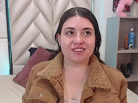 Vicluxxx online show from October 24, 2025, 12:37 pm