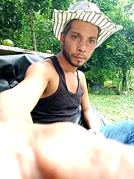 Snapshot of AlphaAlterX chatting on October 9, 2025, 6:52 pm AlphaAlterX online show from October 9, 2025, 6:52 pm