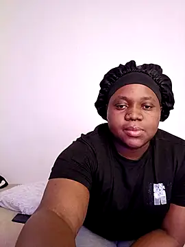 Gyminae online show from November 10, 2025, 2:55 pm