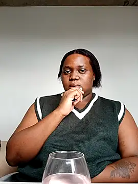 Gyminae online show from November 19, 2025, 11:54 am