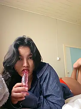 Hellenlin online show from November 2, 2025, 5:40 pm