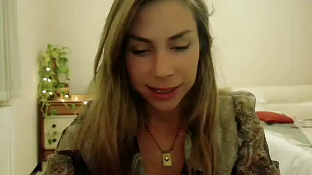 wonderalice31 online show from September 30, 2025, 6:58 pm