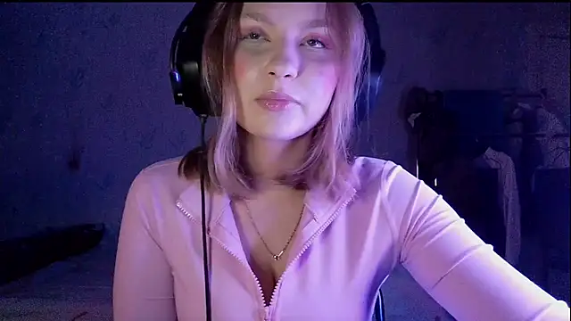 pr In cess  online show from September 17, 2025, 8:33 pm