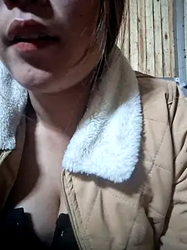 Snapshot of ALIENHR38 chatting on November 1, 2025, 3:28 pm ALIENHR38 online show from November 1, 2025, 3:28 pm