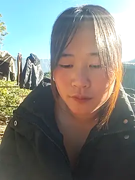 Snapshot of ALIENHR38 chatting on November 29, 2025, 7:41 am ALIENHR38 online show from November 29, 2025, 7:41 am