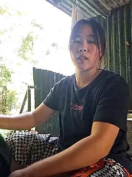 Snapshot of ALIENHR38 chatting on October 28, 2025, 1:39 am ALIENHR38 online show from October 28, 2025, 1:39 am