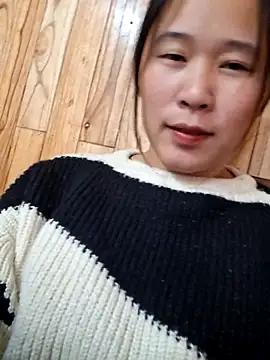 Snapshot of ALIENHR38 chatting on November 12, 2025, 1:04 pm ALIENHR38 online show from November 12, 2025, 1:04 pm