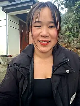 Snapshot of ALIENHR38 chatting on December 15, 2025, 1:11 am ALIENHR38 online show from December 15, 2025, 1:11 am