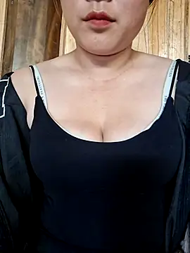 ALIENHR38 online show from May 27, 2026, 2:52 am