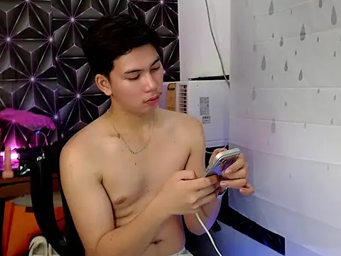 ursweet jade online show from November 4, 2025, 11:36 am