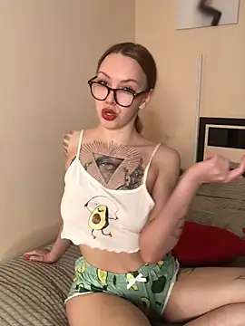 Amore Mia  online show from November 22, 2025, 7:07 am