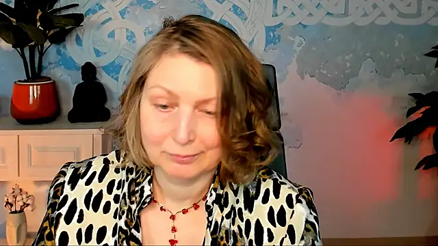 Snapshot of TiffanyBrauny chatting on October 18, 2025, 3:03 pm TiffanyBrauny online show from October 18, 2025, 3:03 pm