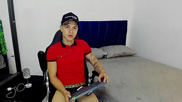 Snapshot of john_mystic chatting on November 19, 2025, 4:23 am john mystic online show from November 19, 2025, 4:23 am